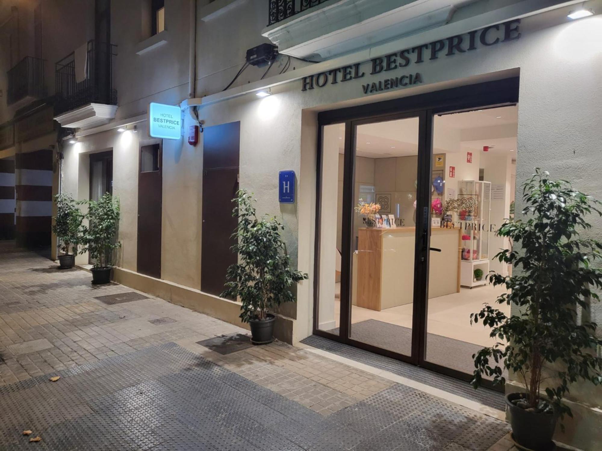Hotel Bestprice Valencia Luaran gambar